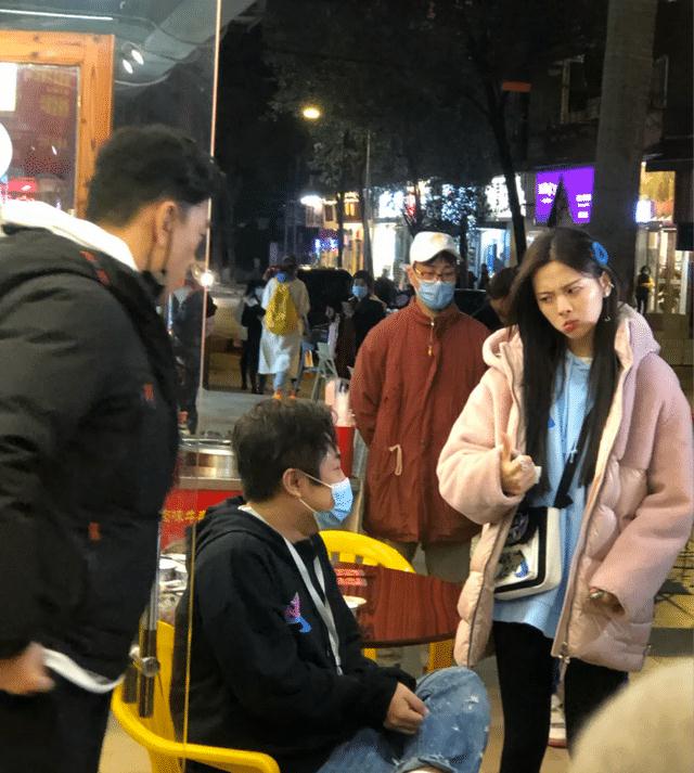23岁杨超越被晒线下生图,表情很"丑",状态却令人感慨_漂亮_网友_乔杉