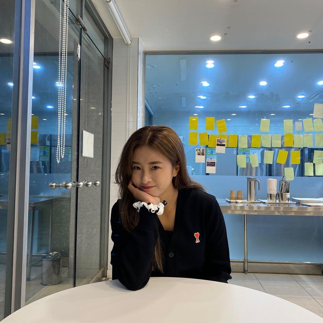 在先前韩国足坛女神李玟娥没能入选这次世界杯大名单后,崔有利可以说