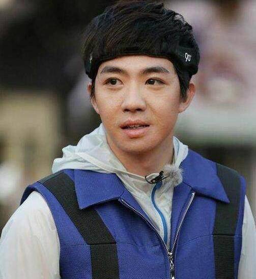 俞灏明烧伤后化身"坚强男孩"他们才是俞灏明坚持下去的勇气_支持_时候