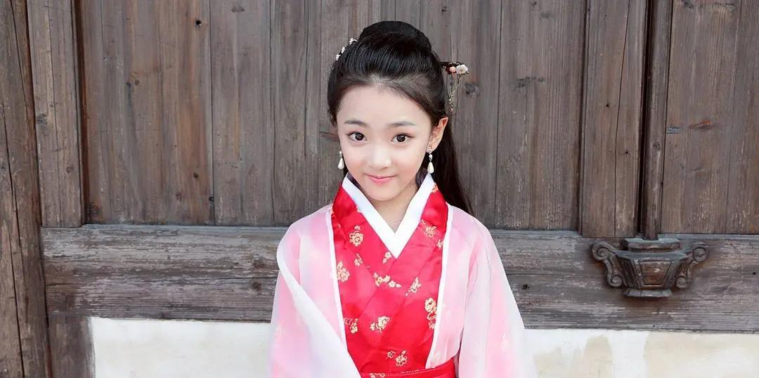 还参演了古装剧《燕云台》,在剧中饰演深得辽圣宗耶律隆绪宠爱的仁德