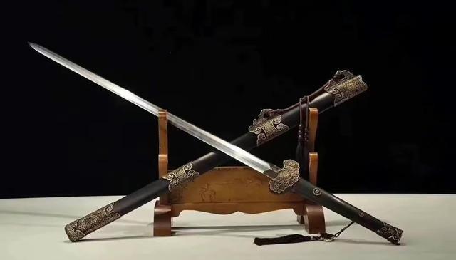 高庆民用50年的时间,失败了上万次,铸造出失传2700年的绝世宝剑_棠溪