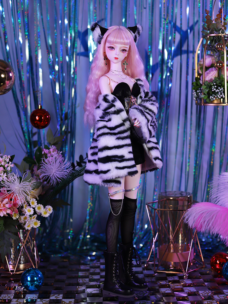 精致的造型风格,手绘妆容,仿真睫毛,3d真眼,让你的芭比娃娃更加逼真