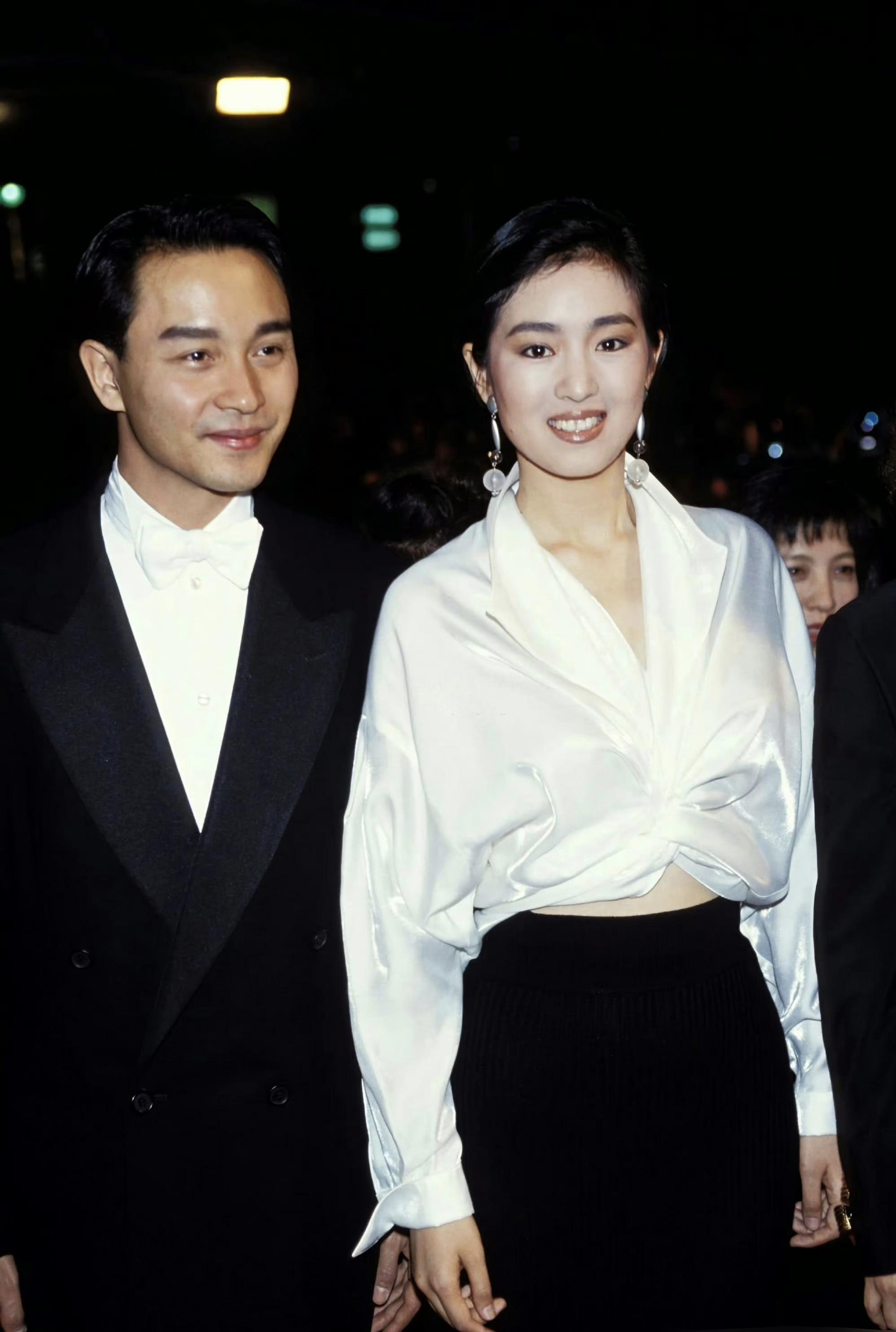 1996年,巩俐带着自己的作品与张国荣,张丰毅一起亮相戛纳电影节.