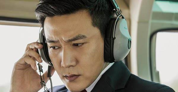 [page]演员阵容上,该剧由陆毅领衔,汇集了张丰毅,吴刚,许亚军,张凯丽