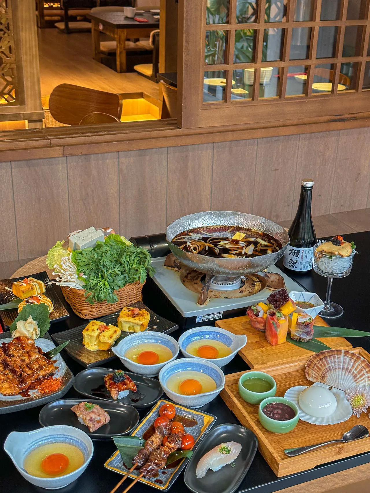 小声告诉你们zui近周年庆活动,cz还会送帝王蟹哟～-鱼子酱扇贝鸡尾酒