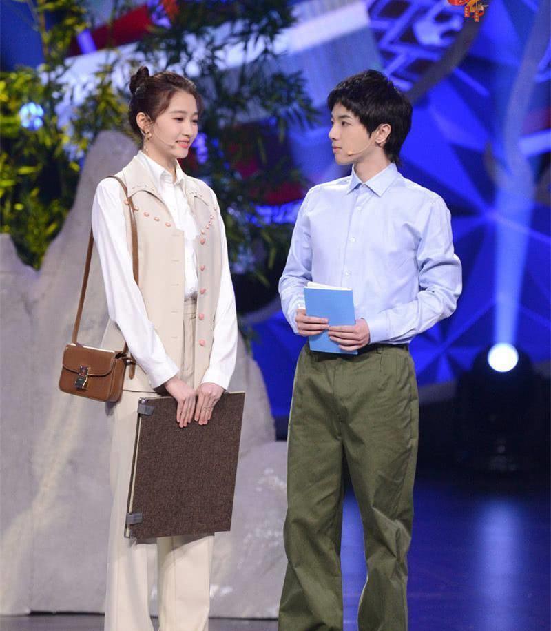 华晨宇关晓彤退出,贾玲沈腾待定?_节目_迪丽热巴_四季