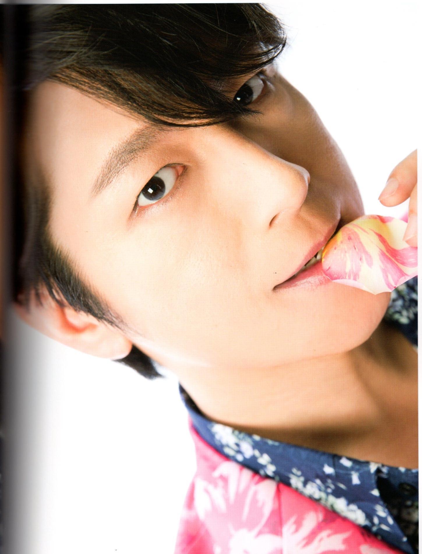 年轻人都说他是"皱纹大叔",18年前,他可是国外"第一小王子"_及川光博