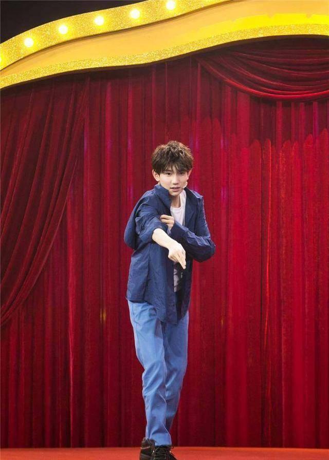 主持人问王源最怕什么,王源写的是怕高,而他的助理写的有点搞笑_史强