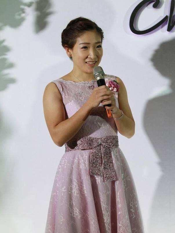 刘诗雯身材娇小,身材丰满,尽管身高不足一米六,但丝毫不影响刘诗雯的