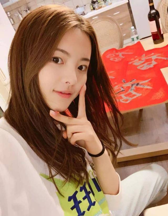 娱记上线,鹿晗变low?杨超越整容怪?_董又霖_眉毛_网友