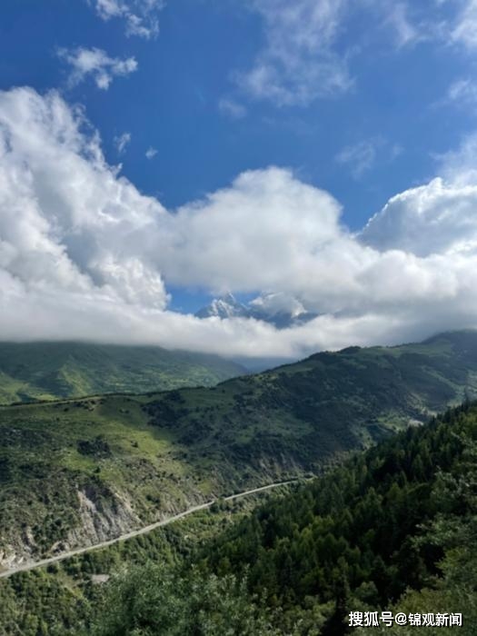 暑期热！四姑娘山美景如画、游人如织-四姑娘山的景区介绍