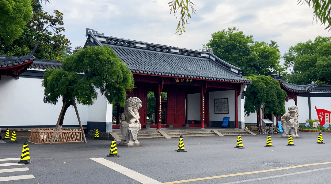 西湖區孤山公園,這個可以免費停車的小眾打卡地我一般不告訴別人