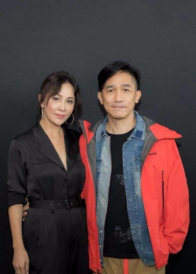 53岁刘嘉玲晒泳装照,身材火辣弹跳力超强,梁朝伟两字评价_运动_冒险