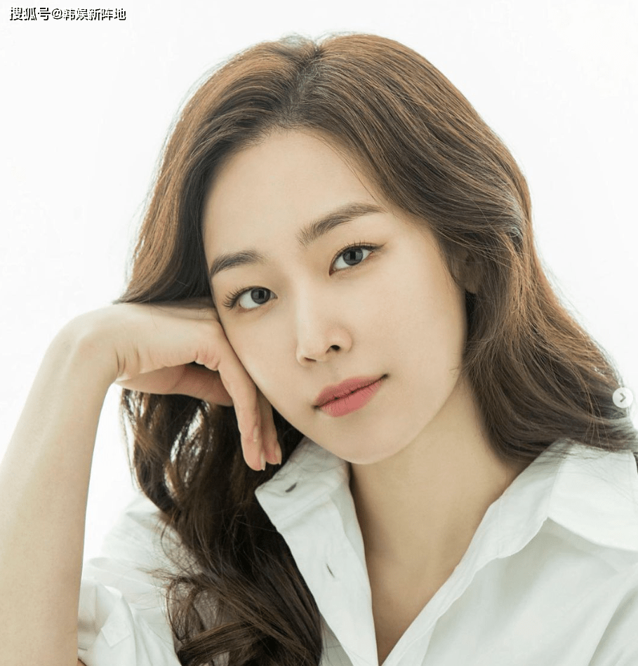 而在她成为不婚主义者的背后,还有一个悲伤的故事,那就是她大学前男友