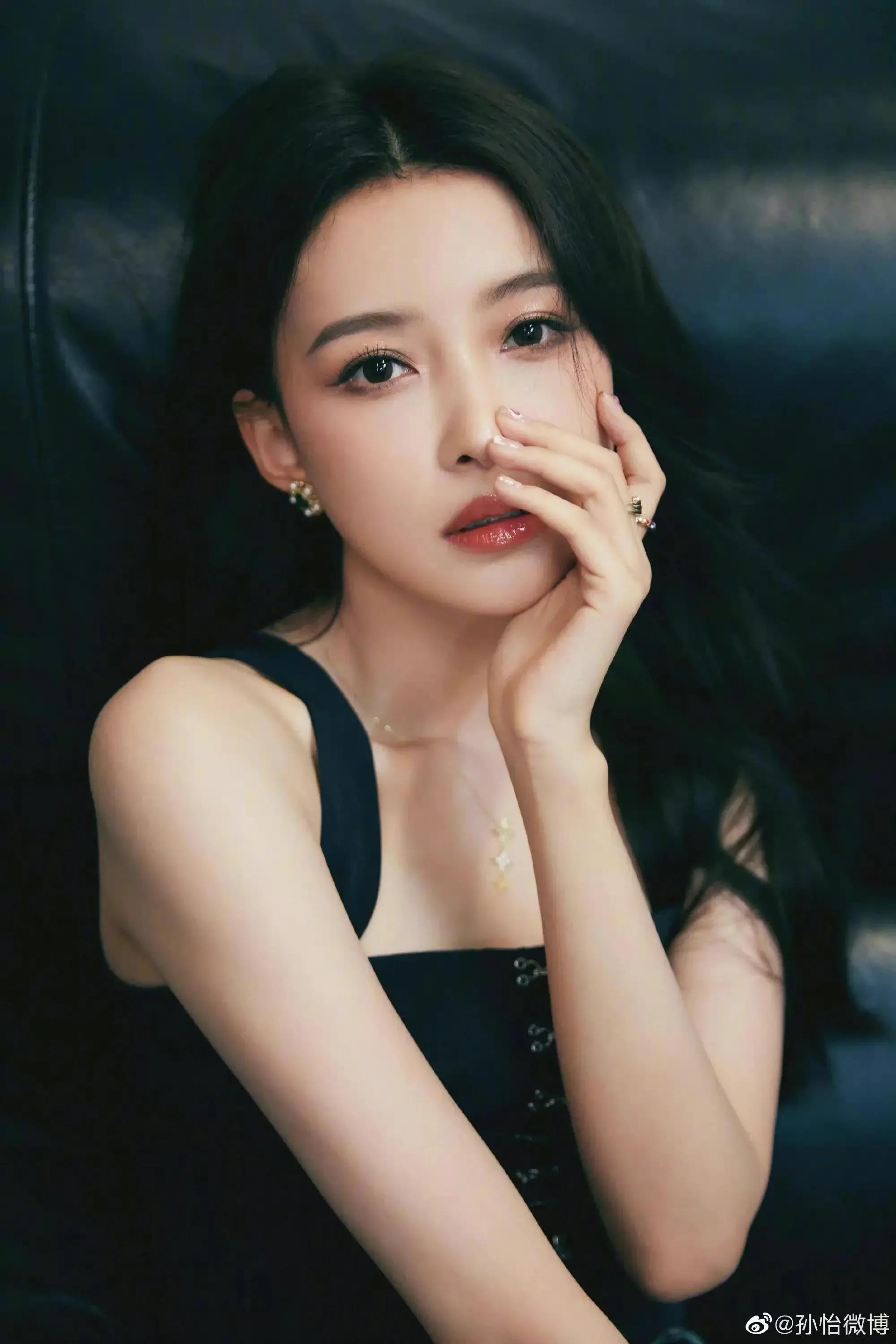 孙怡的腿又上热搜,她那又直又细的腿到底有多长?_董子健_李沁很_身高