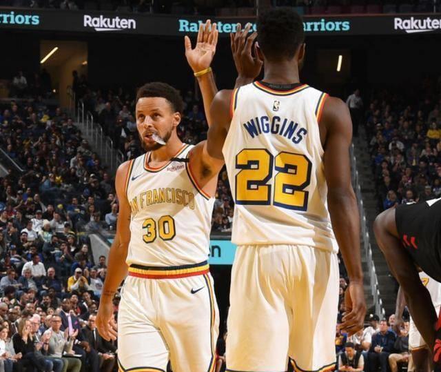 库里大开杀戒,洛瑞却更胜一筹_维金斯_勇士队_猛龙队