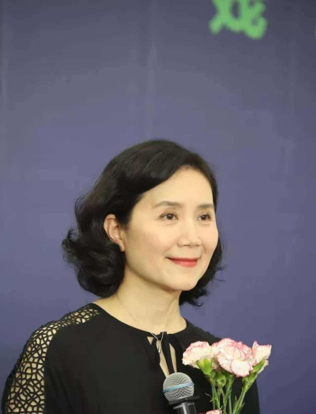 闫小品毕业于北京电影学院.梅云卿是沉若尘回到上海后娶的老婆.