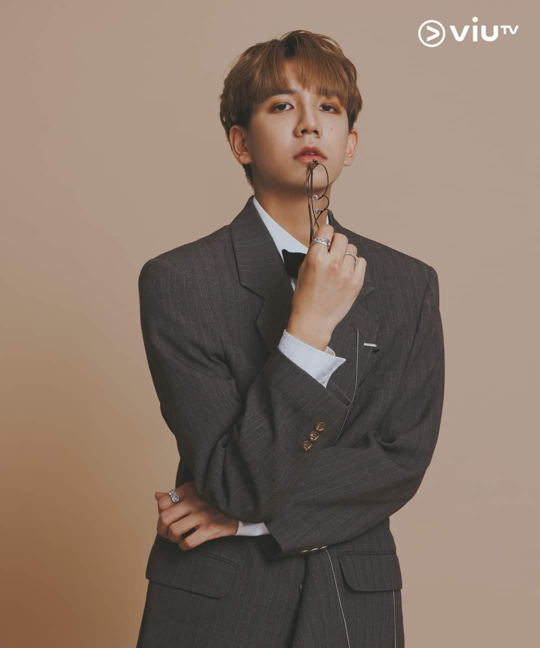 《全民造星2》冠军吴启洋共演exo名曲《破风》,但期间和女伴舞的贴身