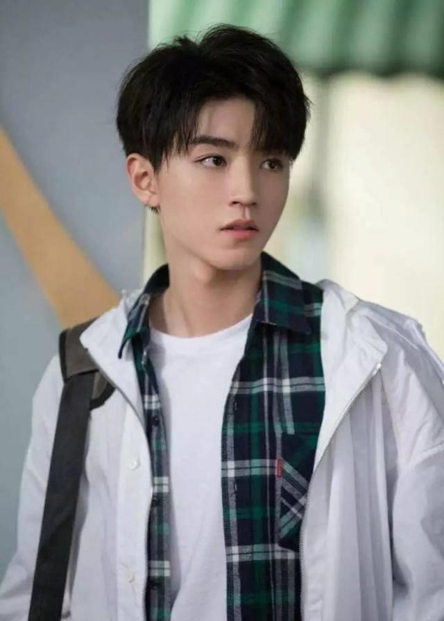 不看不知道,原来王俊凯《中餐厅2》悄悄做的事好甜!
