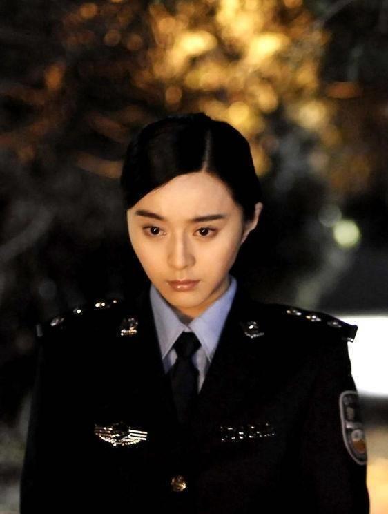 当女明星穿上警服,谁才是最美警花?_女警_一身_刘诗诗