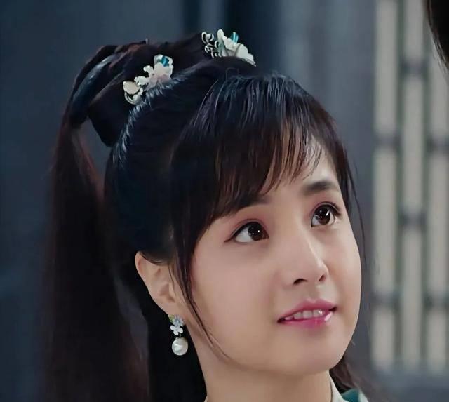 出道就走红的她,却消失两年无踪影,现得抑郁被公司上诉难翻身_蒋佳