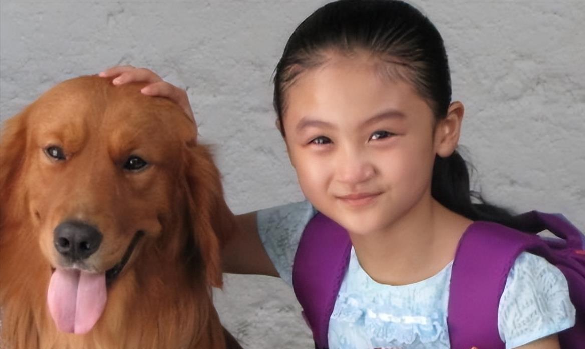 6岁时,他在舞台上被成龙拥抱,但据报道因外貌而退出圈子,陆子艺怎么样