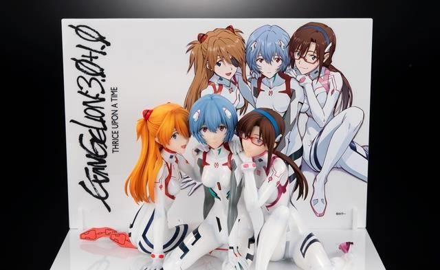 eva新剧场版:三位女神驾驶服唯美合照手办三个景品捆起来骗氪_周边_有