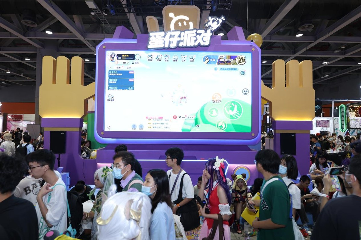 蛋仔派对首秀萤火虫漫展,快乐星球又回来了!_游戏_观众_瓶盖