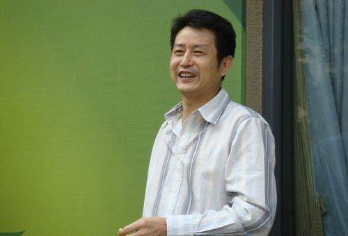 微笑教练,带领女排神奇夺冠,后来被迫黯然离开女排_陈忠和_中国女排