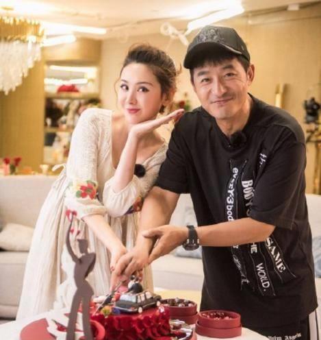 得知程莉莎怀孕,郭晓东只说了12个字,这就是程莉莎想生二胎原因_程