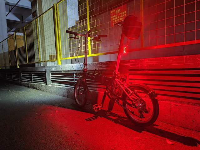 迈极炫 SEEMEE300感应追光尾灯:八大硬核科技,为安全骑行护航