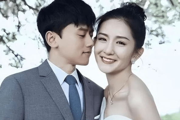 在2011年,谢娜与张杰在香格里拉举行婚礼,18年第一台剩下的一对双胞胎