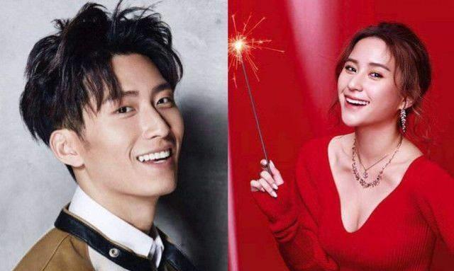 何超莲与男友窦骁大街上浪漫放闪亲吻,窦骁在女友旁秒变粘人精!