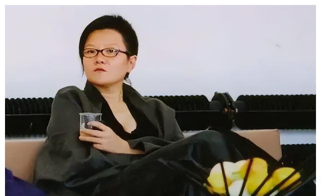 "名门痞女"洪晃:4婚3离,逼走陈凯歌,60岁终于找到真爱_安德鲁_母亲
