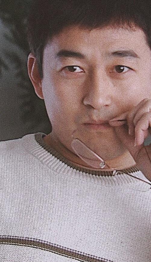 "潇洒大叔"王志飞的桃色爱情,以及他爱过的三个女人_父母_妈妈_爸爸