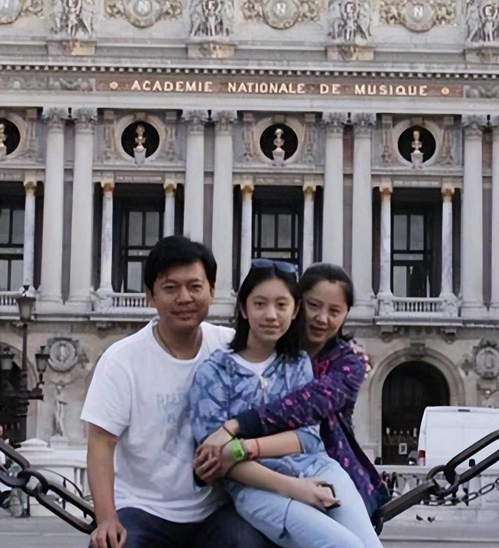 何政军:受父亲影响演了一辈子军人,和妻子结婚30年无绯闻_表演_孩子