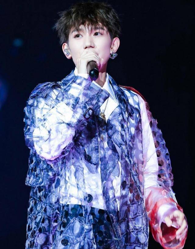 粉丝:优秀又帅气的人都上交国家了_王俊凯_王源_易烊