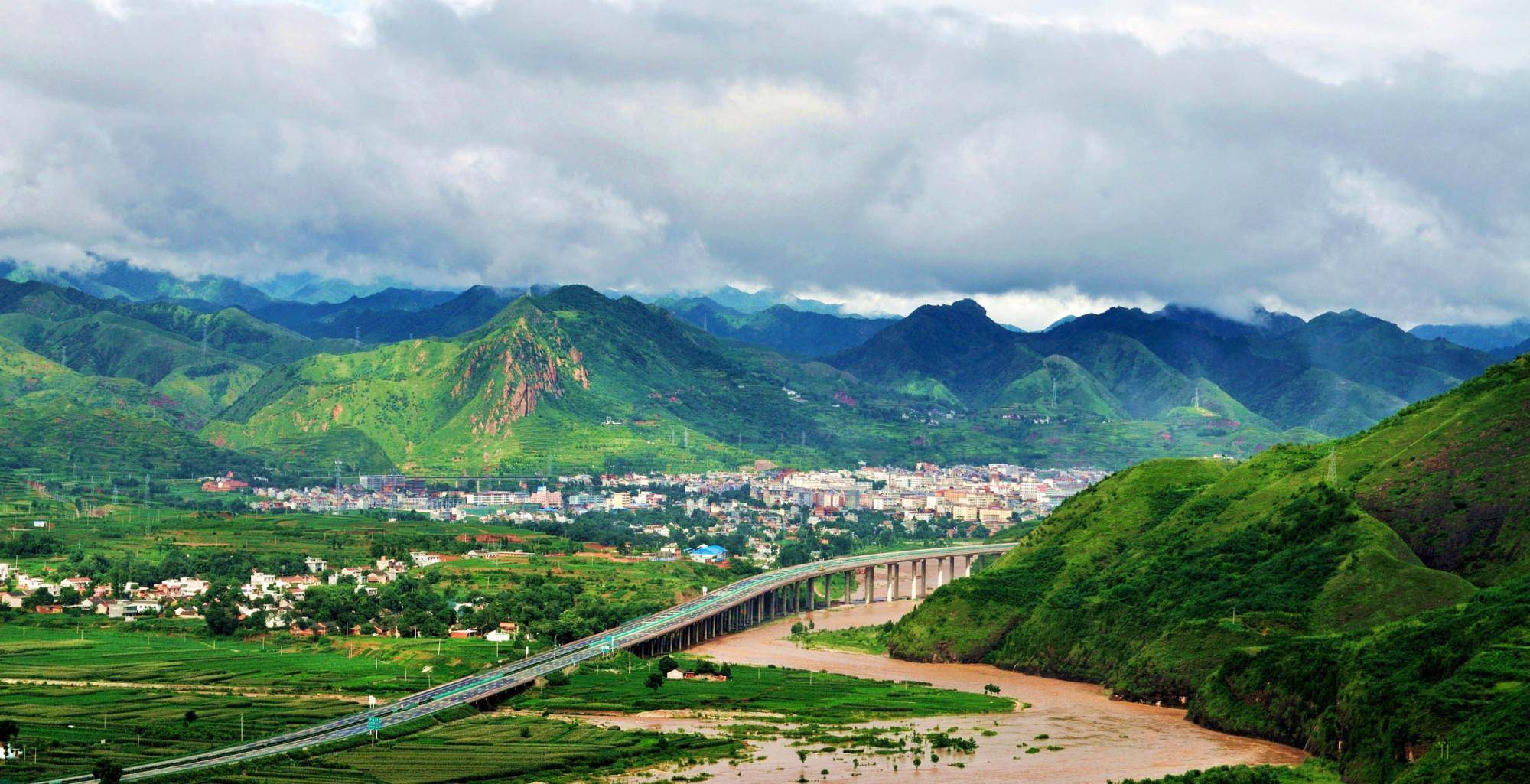 陕西省这个城市,环境优美风景众多,被誉为是"中华汉字故里"_商洛市