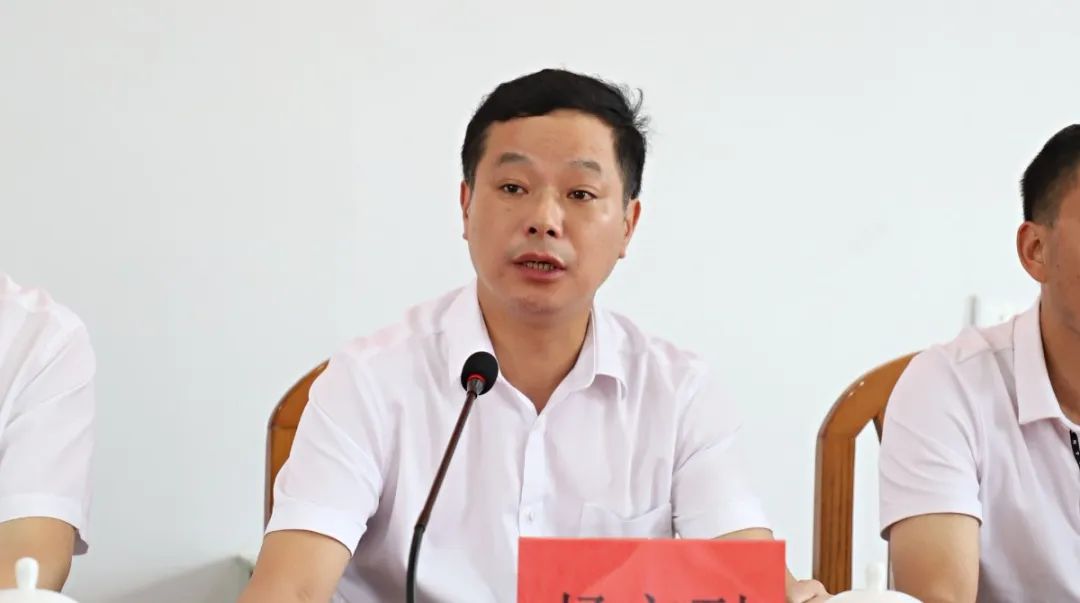 咸丰县人民政府副县长唐红珍在讲话中说,九三学社湖北省名医工作站