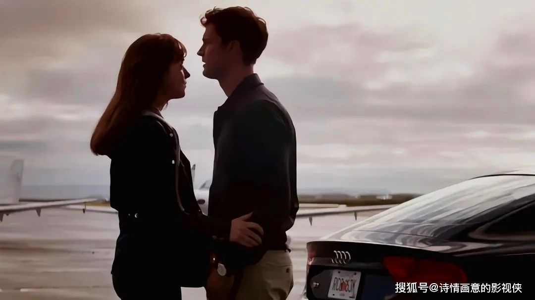 美国18禁题材电影《五十度灰》解读：情欲与扭曲的爱情故事