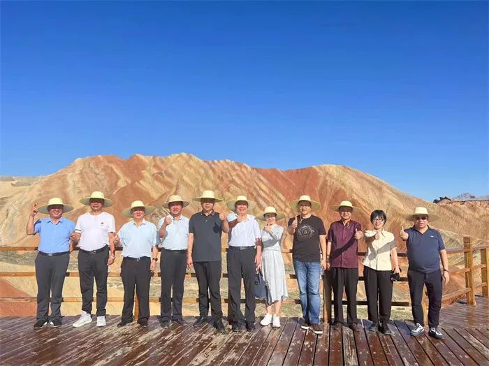 县财政局局长刘银汉,县文广旅游局局长汪莉,县自然资源局局长徐文浩