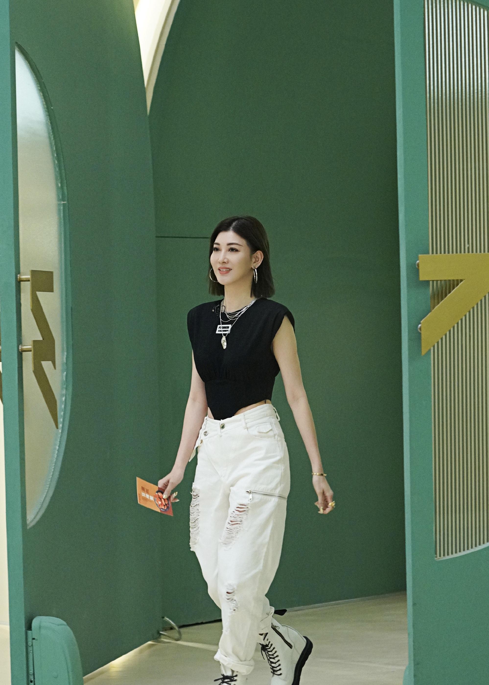 秋瓷炫演唱主题曲《回家的诱惑》,让"林品如"优雅的小梦华丽回归.