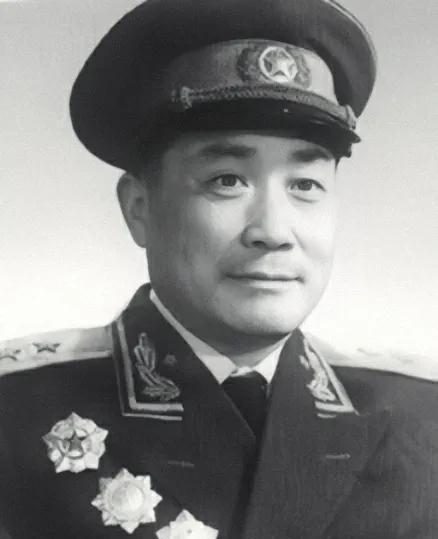 1985年，被撤编的6大军区都有哪些，首任司令员都是谁