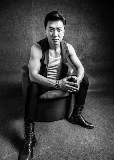 自曝与台里冲突大,养儿女钱少没房车仍租房_生活_张敏健_山东电视台