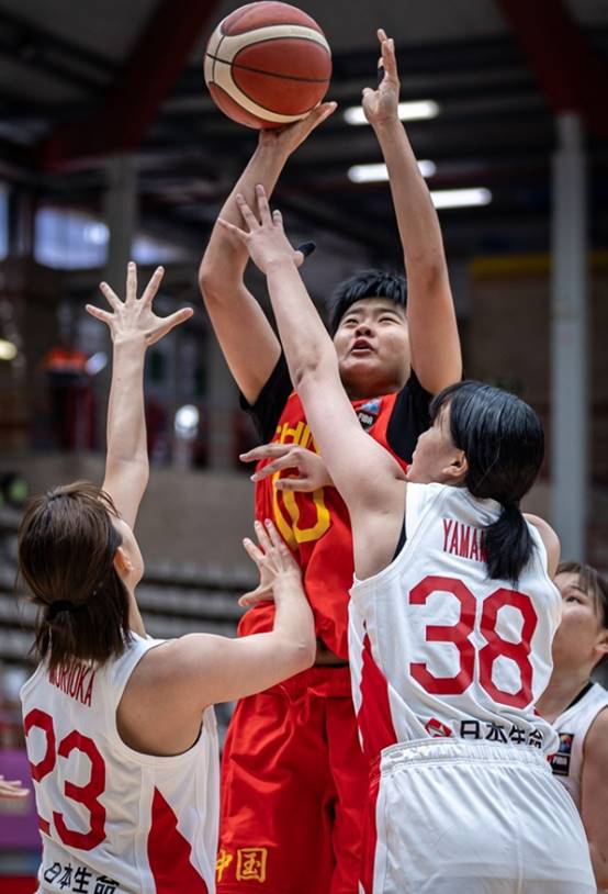 中国女篮国青迎来5连败,全队仅5人得分,篮协和洋帅被质疑_球员_球迷