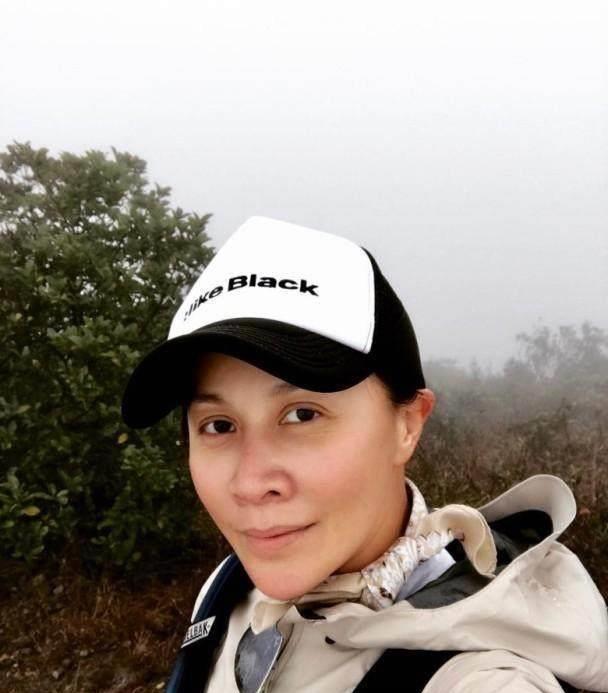 刘嘉玲素颜购物自信十足,自称有小鲜肉喜欢,伟仔有危机感_梁朝伟_女性