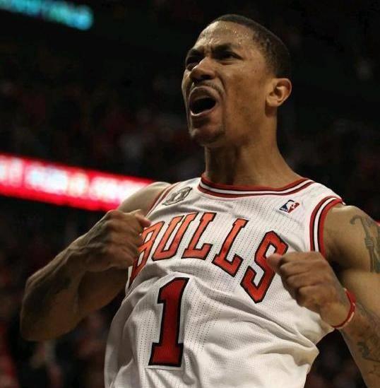 203公分,体重89公斤,司职控球后卫,大学时期德里克-罗斯就展现了他无