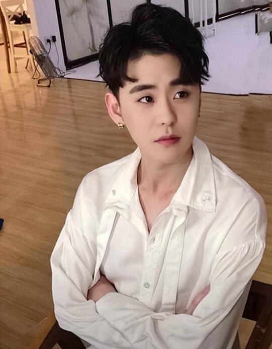 论张云雷的粉丝有多"卑微"_角儿_微博_祖宗