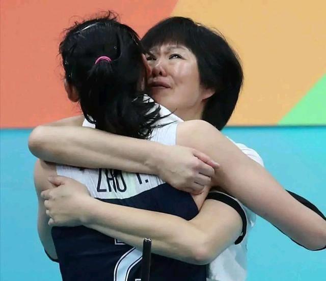 逆转巴西荡气回肠,回看张常宁大爆发诠释中国女排核心的价值_宝宝