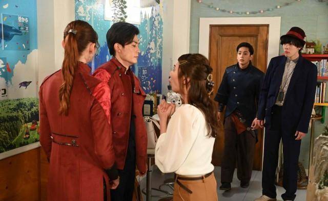 假面骑士圣刃39话追加先行图神代兄妹有望入团战兔:这动作眼熟_流苏